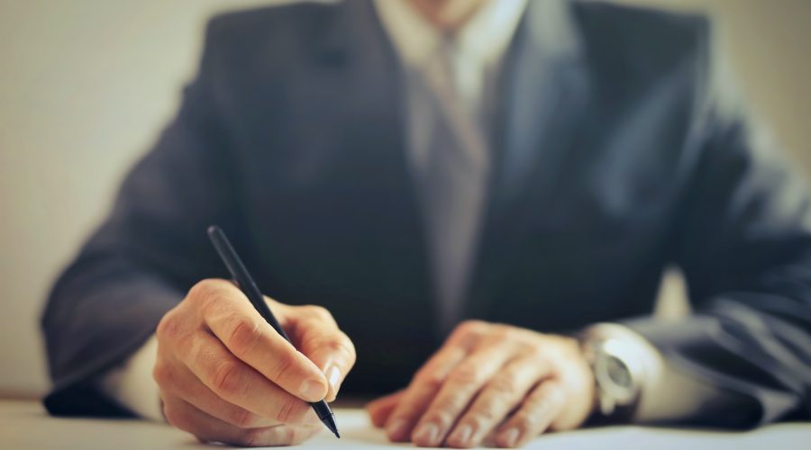 czym-zajmuje-sie-radca-prawny